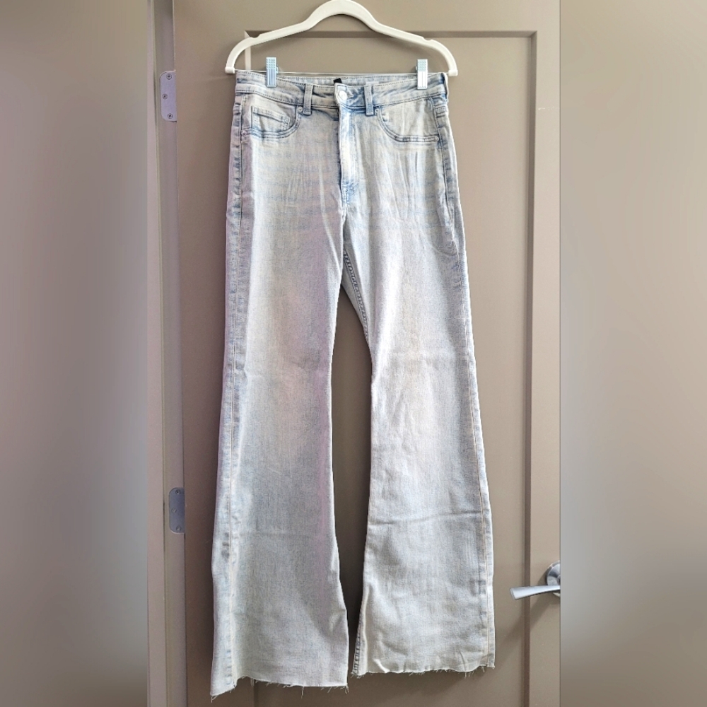 H&M Women's Light Blue Flared Jeans Size 8